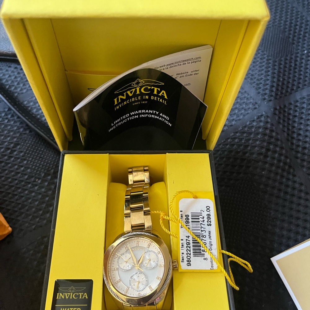 Watch - Picture 3 of 8